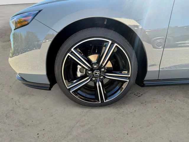 New 2026 Urban Gray Pearl Honda SE image 15