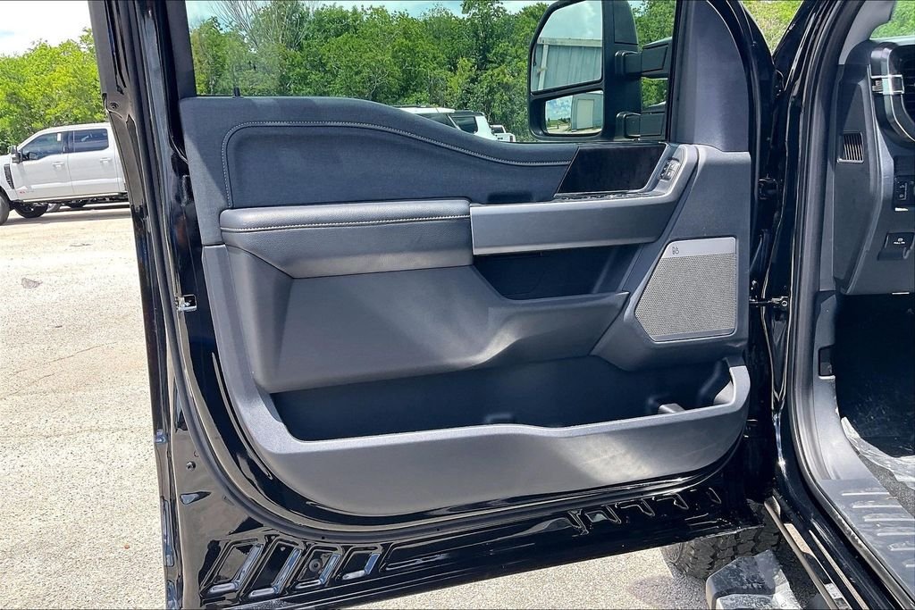 New 2026 Ford Super Duty F-250 Lariat 4D Crew Cab