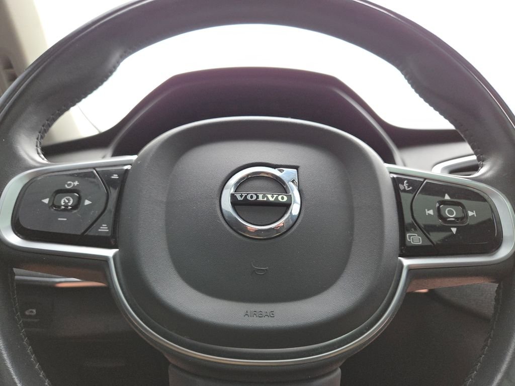 Used 2020 White Volvo T6 Momentum image 21