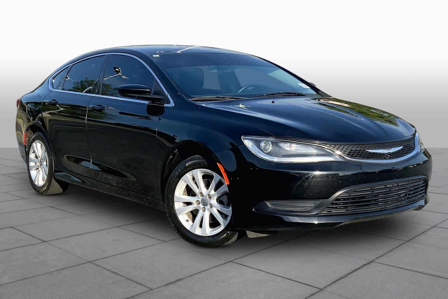 Pre-Owned 2017 Chrysler 200 Touring