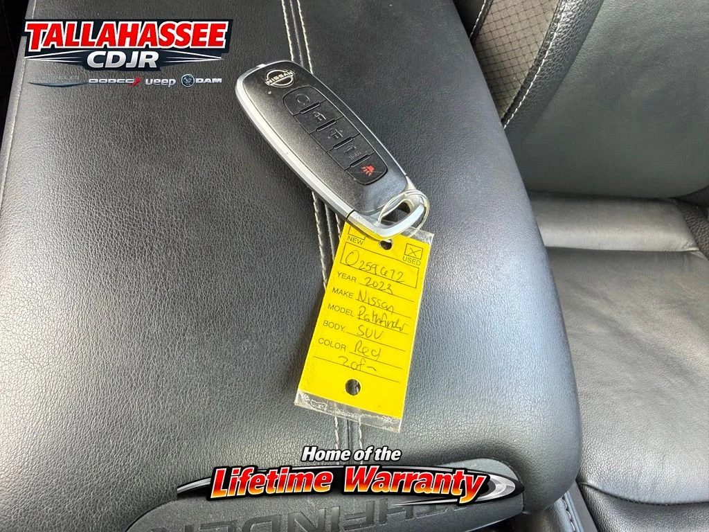 Used 2023 Scarlet Nissan SL image 34