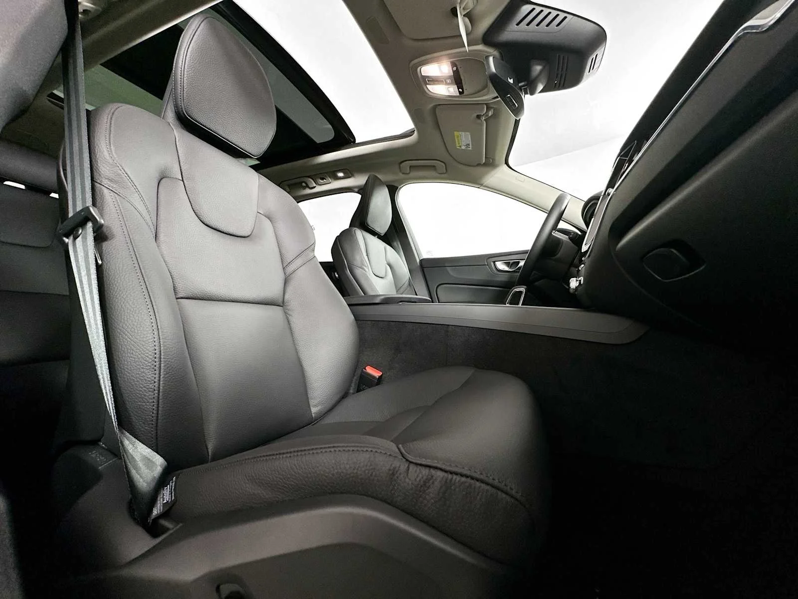 Certified Used 2025 Platinum Grey Volvo Plus image 23