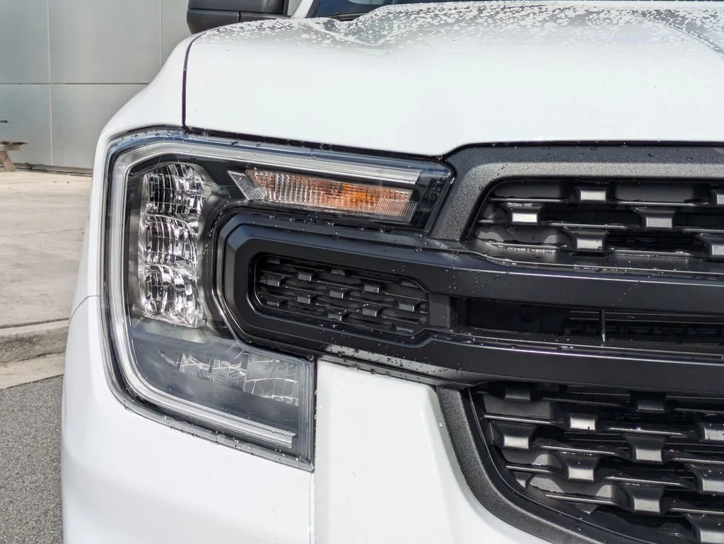 New 2026 Oxford White Ford XL image 10