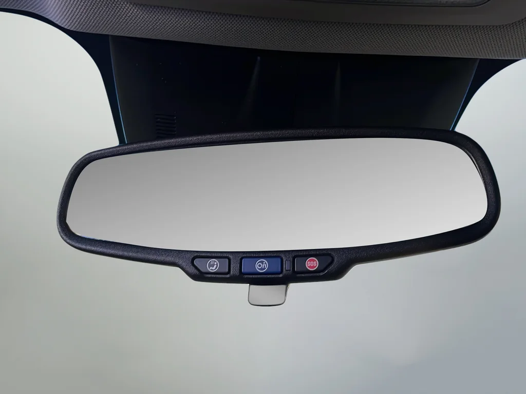 Used 2013 Silver Chevrolet LS image 9
