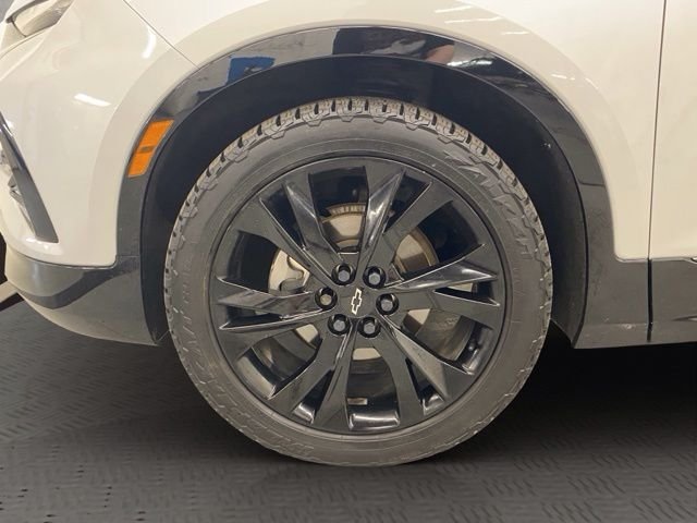 Used 2020 Silver Chevrolet RS image 17