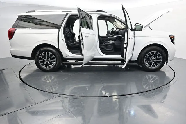 Used 2025 White Ford Platinum image 47