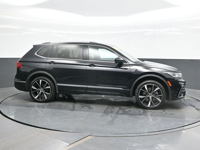 Used 2022 Black Volkswagen 2.0T SEL R-Line image 8