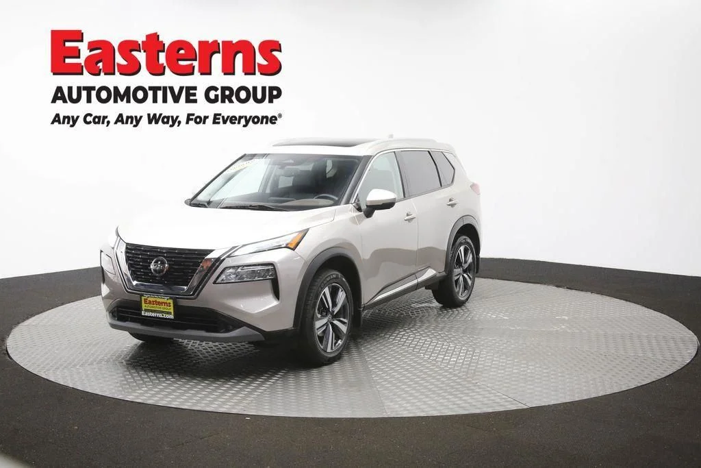 Used 2021 Gold Nissan SL image 59