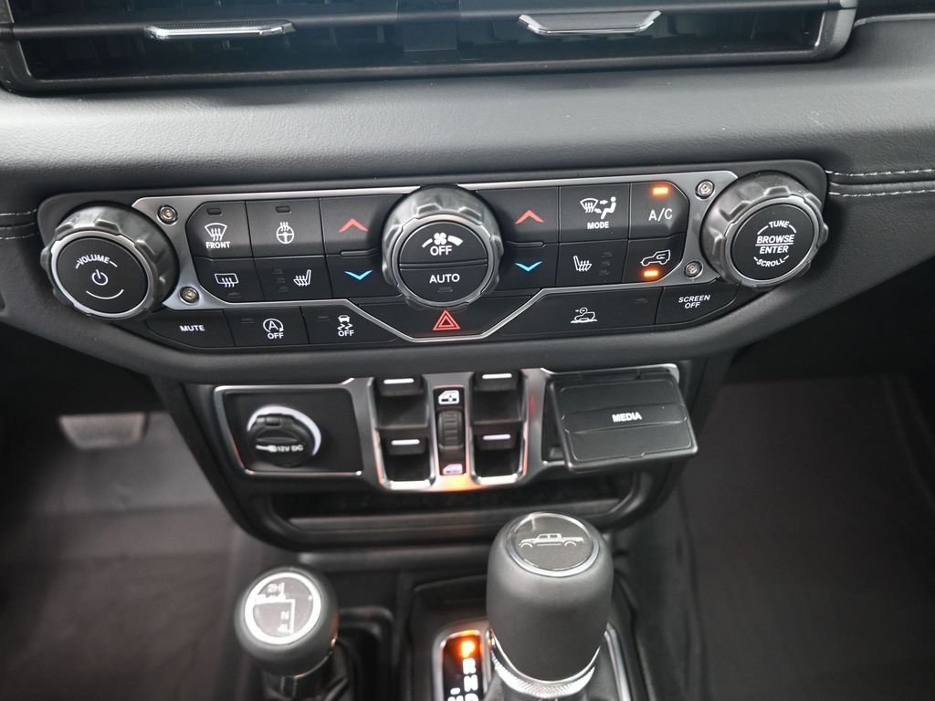 New 2026 Black Clearcoat Jeep Sahara image 3