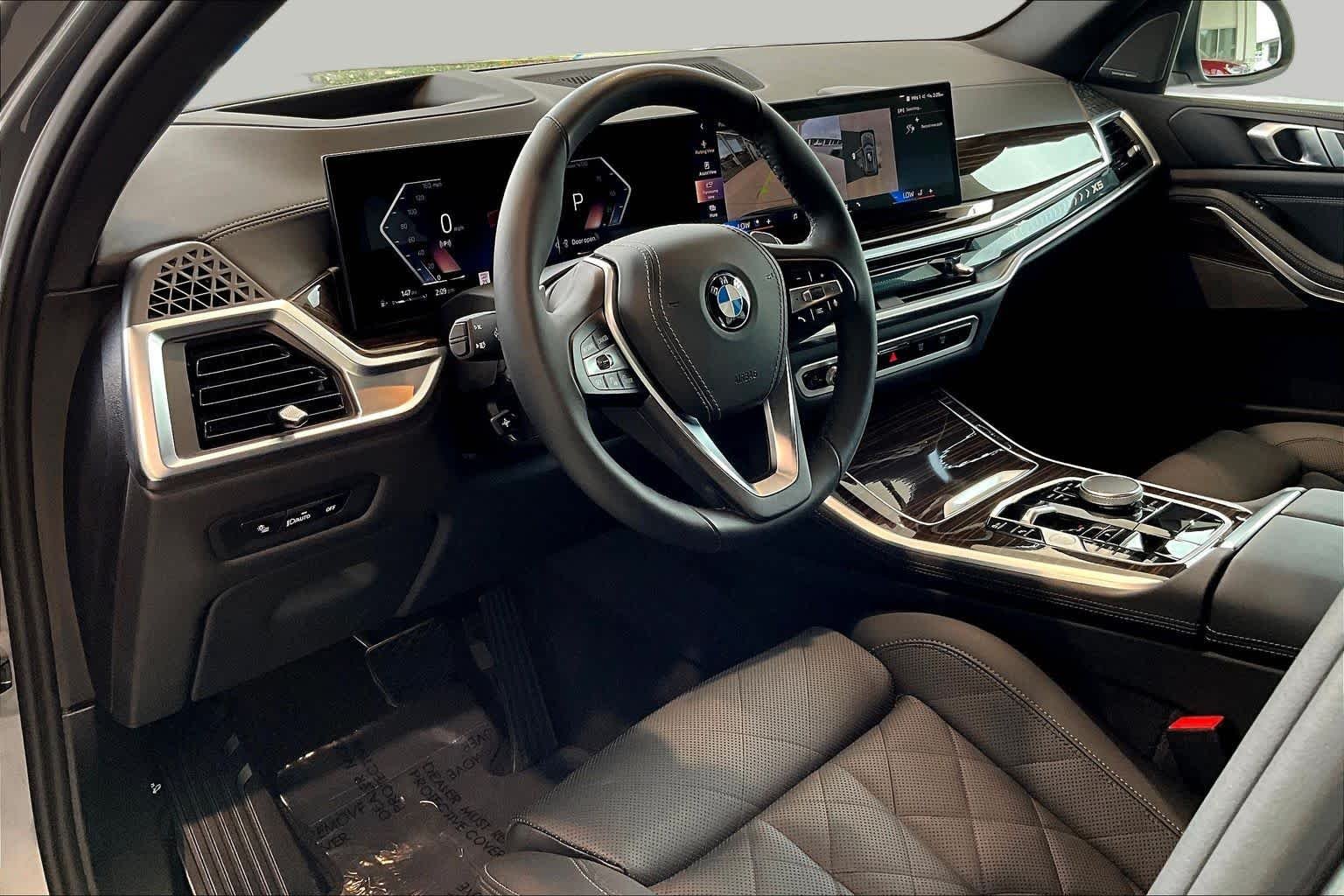 Used 2026 Skyscraper Grey Metallic BMW sDrive40i image 19