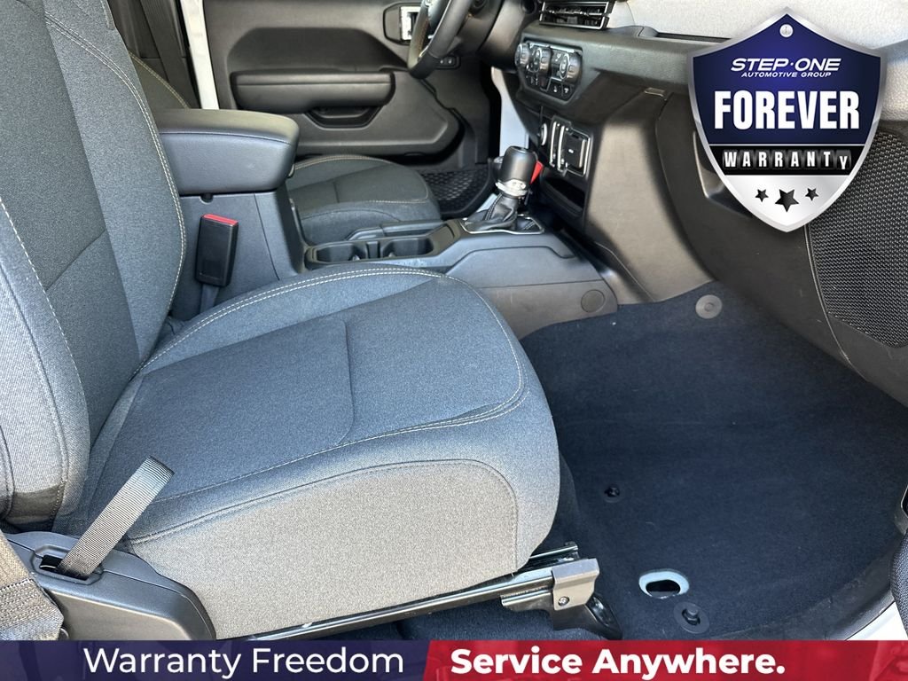 Used 2025 White Jeep Sport S image 31