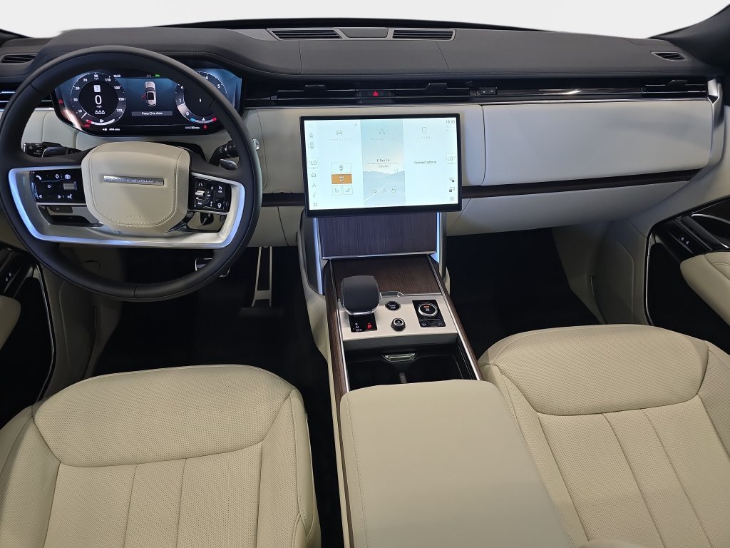 New 2027 Carpathian Grey Land Rover SE image 9