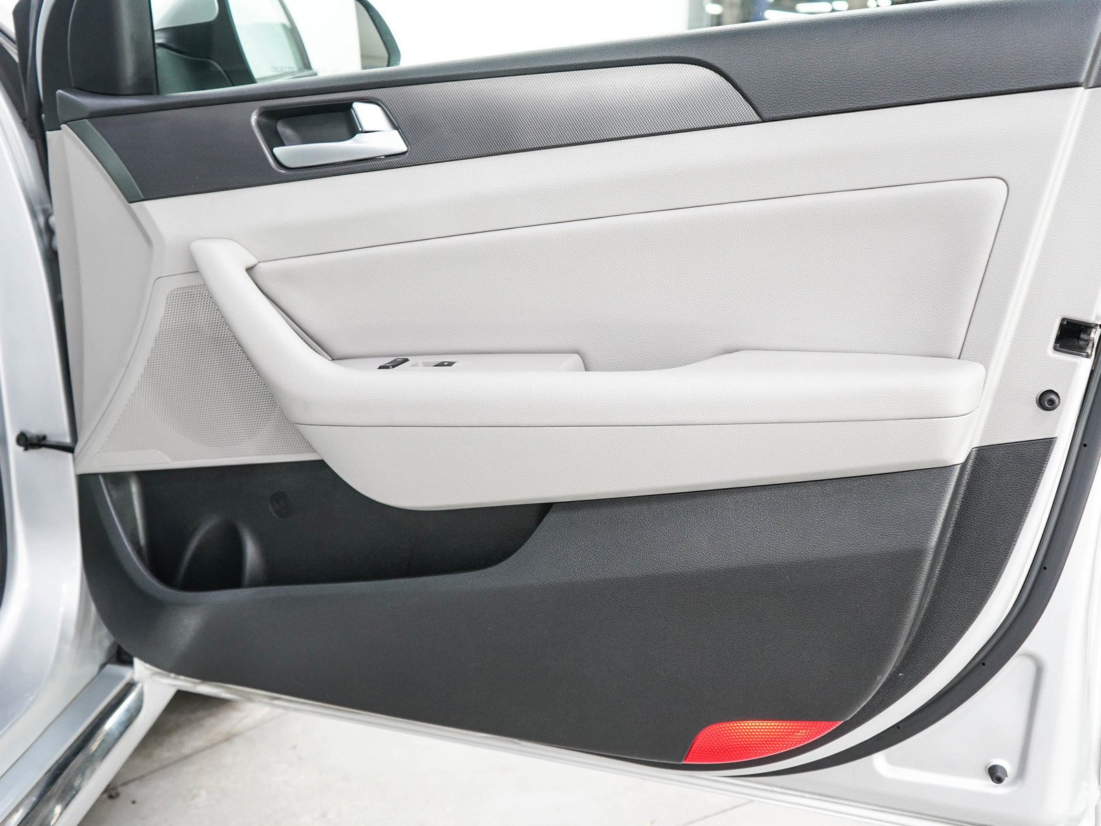 Used 2015 Symphony Silver Hyundai 4dr Sdn 2.4L Sport image 11