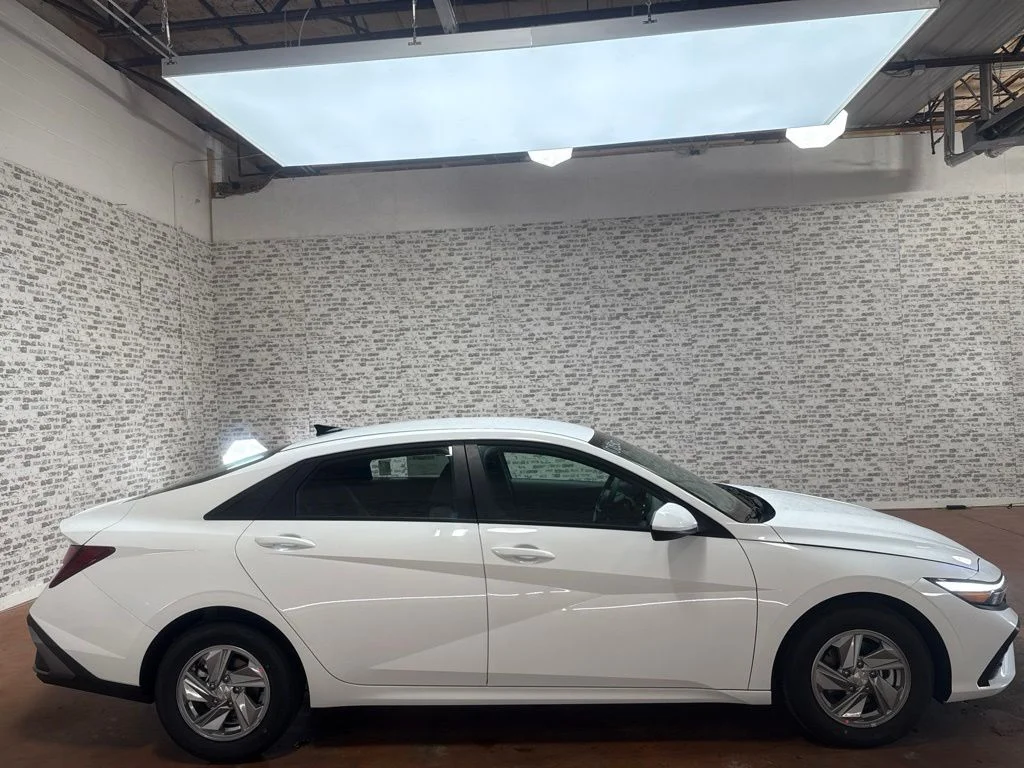 New 2026 Serenity White Hyundai SE image 8