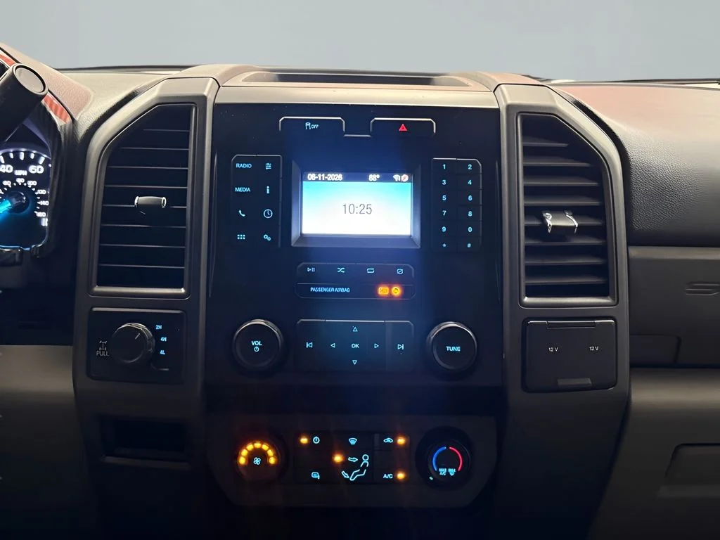 Used 2020 White Ford XL image 25