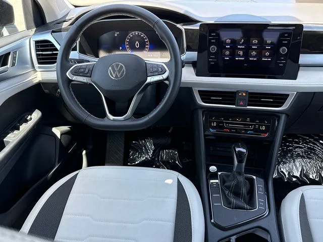 New 2026 Deep Black Pearl Volkswagen 1.5T SE image 25