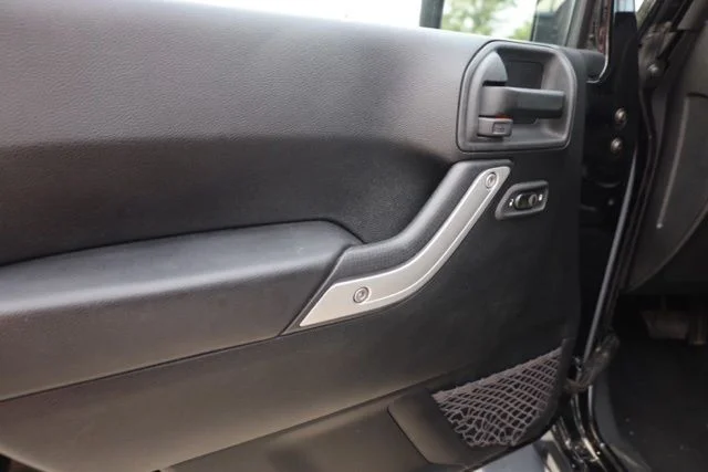 Used 2017 Black Jeep Unlimited Sahara image 19