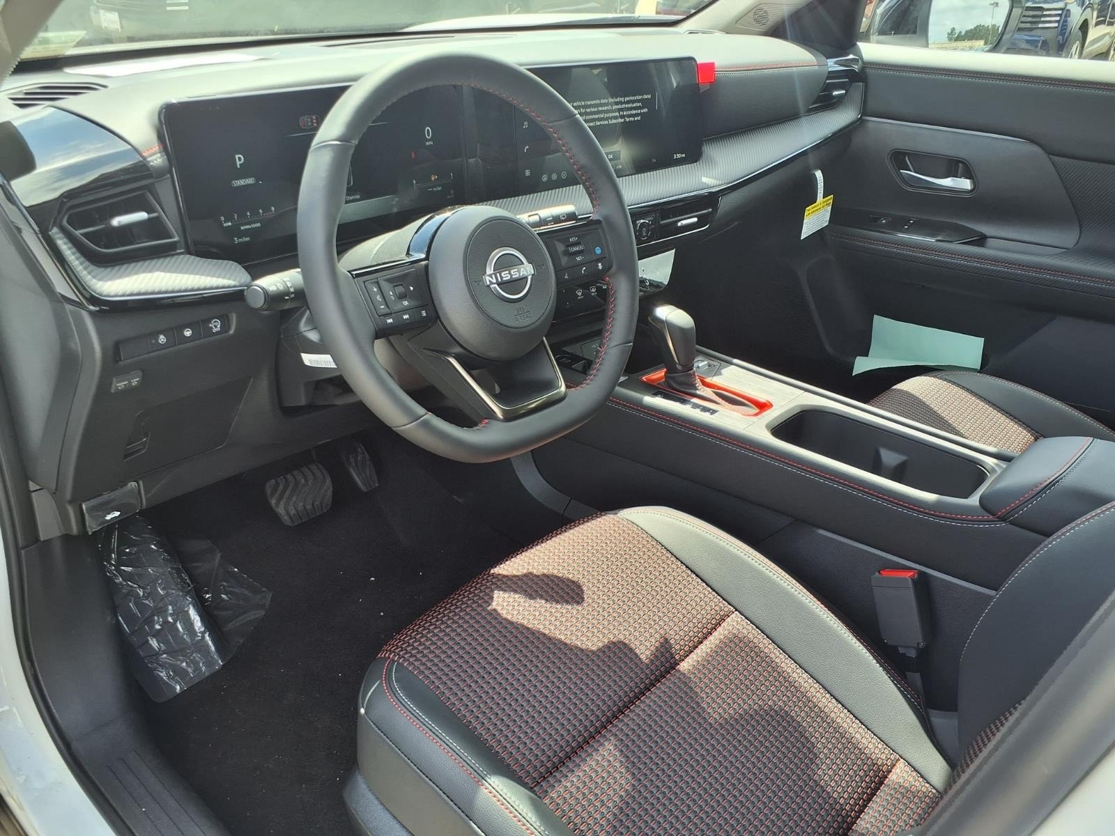 2026 Nissan Kicks SR White at Robbins Nissan