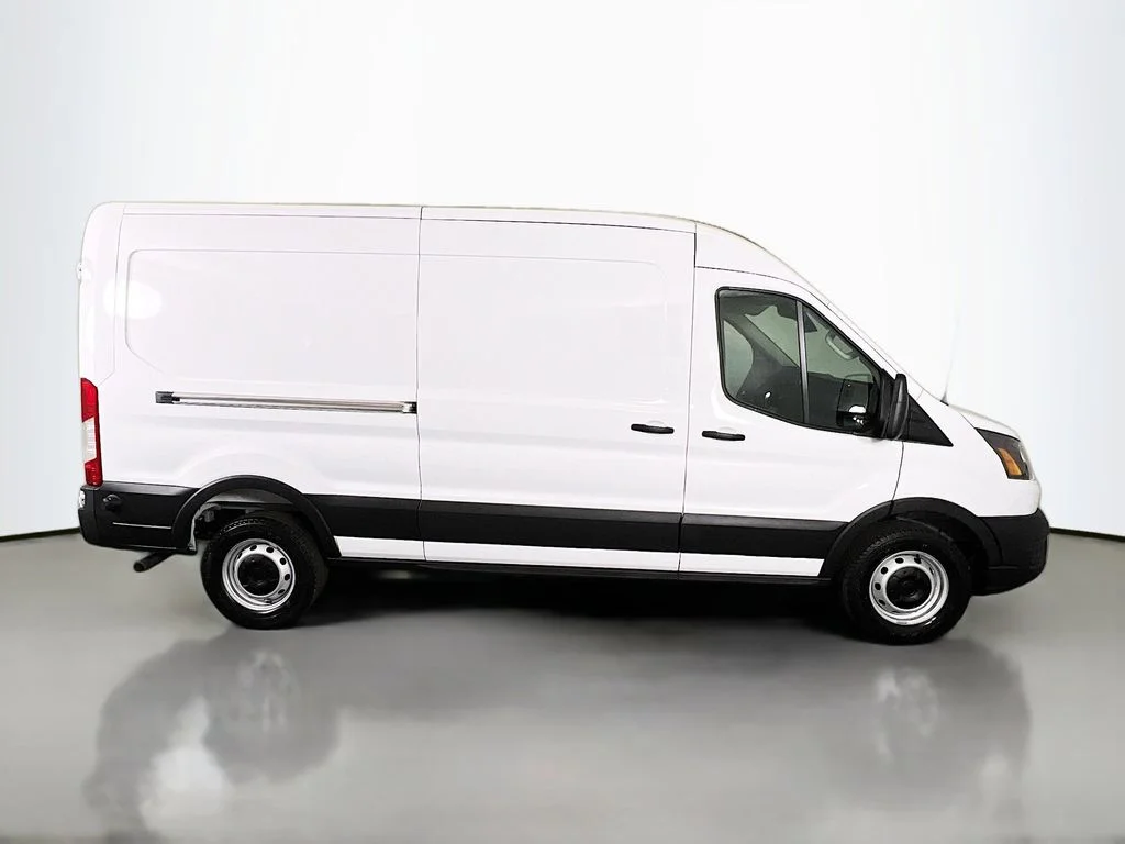 New 2026 Oxford White Ford Base image 15