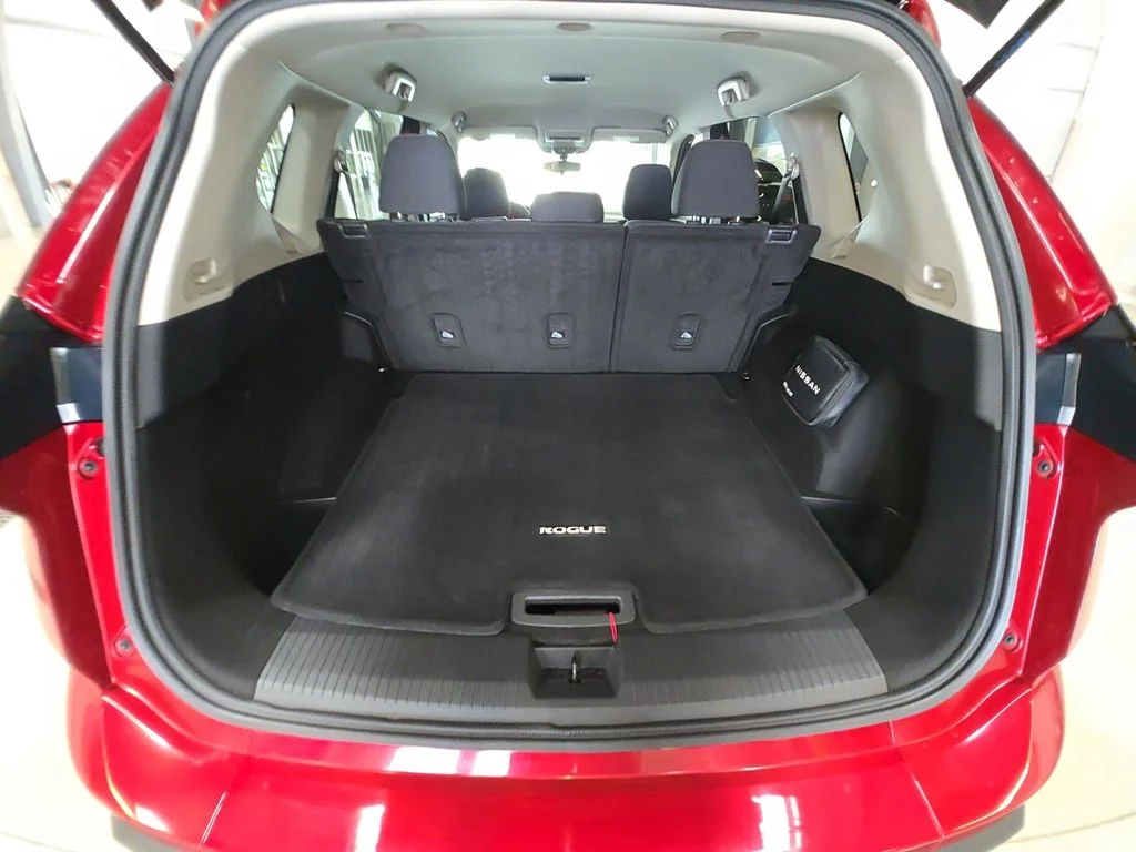 Used 2024 Red Nissan S image 23