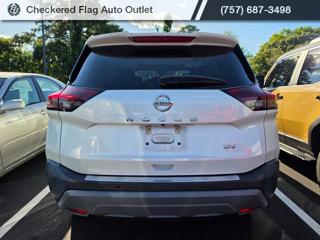 Used 2021 Pearl White Nissan SV image 5
