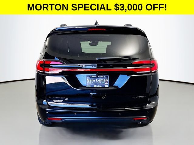 New 2027 Diamond Black Crystal Pearl-Coat Exterior Paint Chrysler Limited image 6