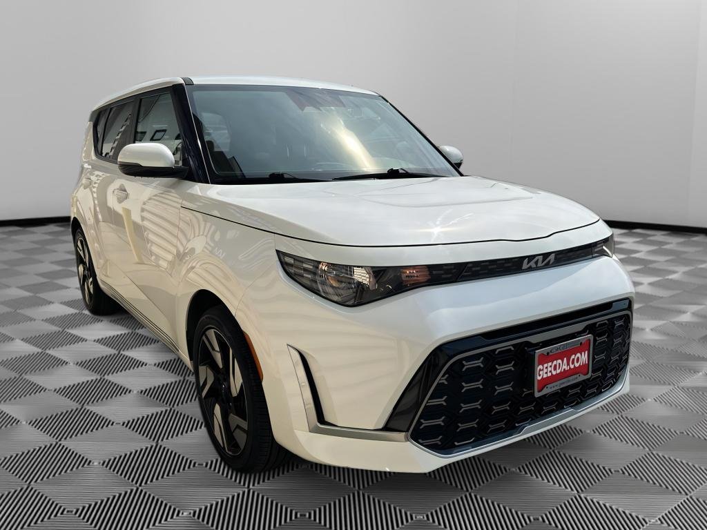 Used 2023 Snow White Pearl Kia GT-Line image 3