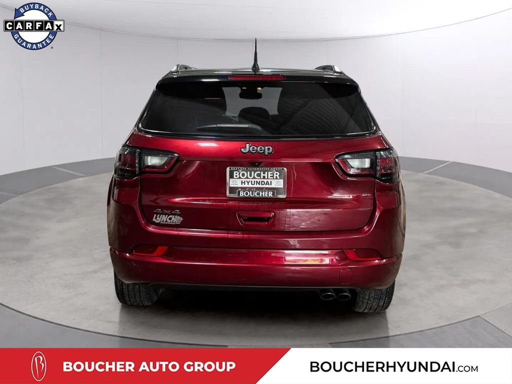 Used 2022 Velvet Red Pearlcoat Jeep Limited image 4