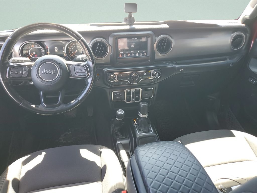 Used 2021  Jeep Sport image 11