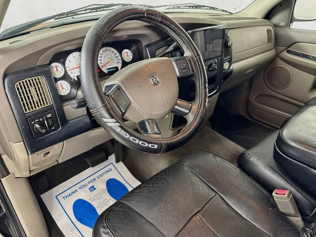 Used 2004 Black Dodge SLT image 25