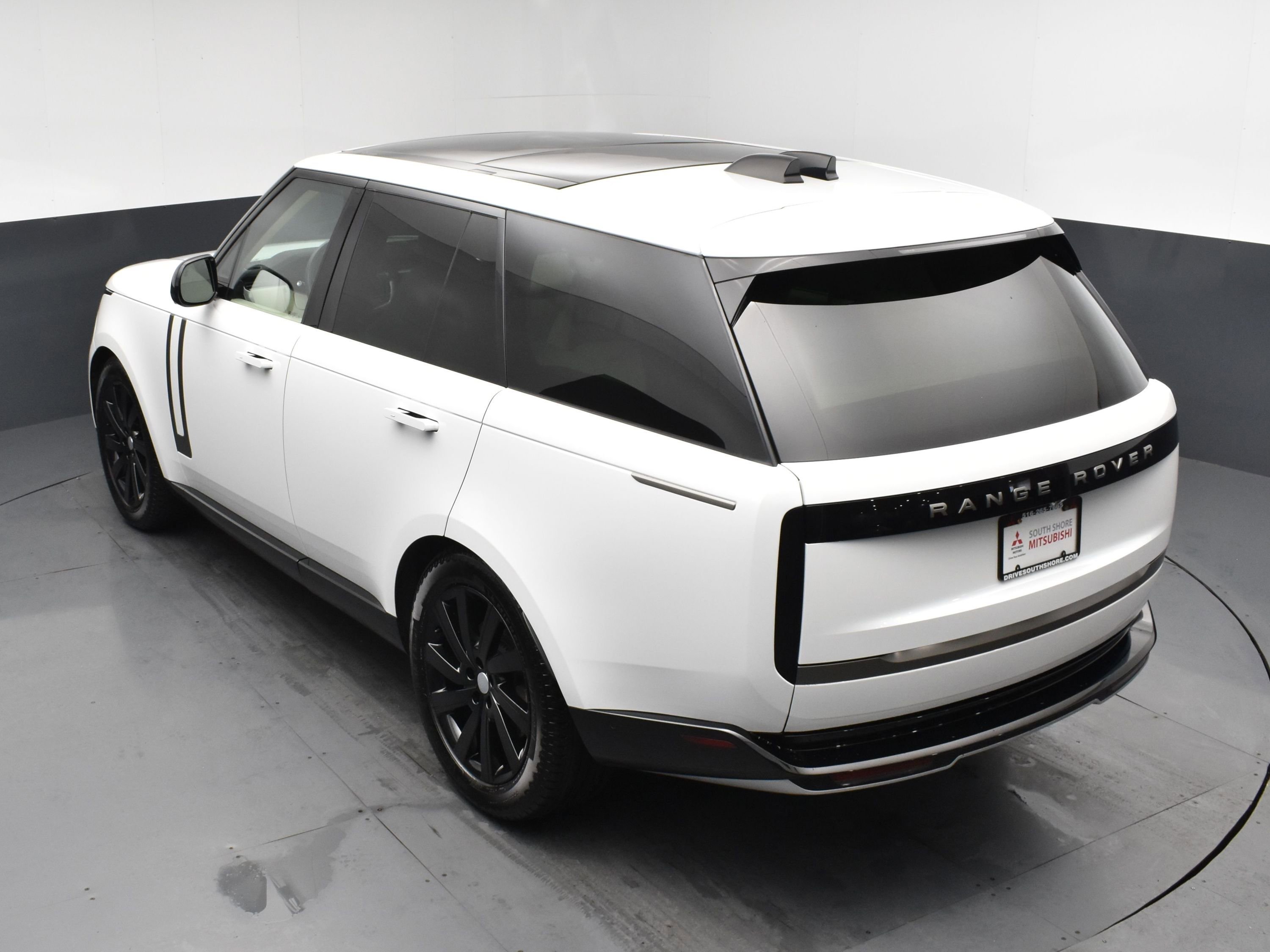 Certified Used 2024 White Land Rover SE image 17