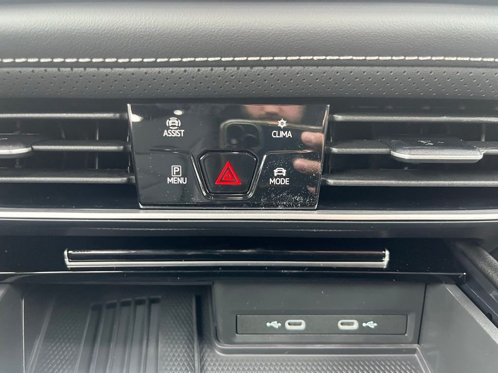 New 2026 Green Volkswagen 2.0T SE w/Technology image 15
