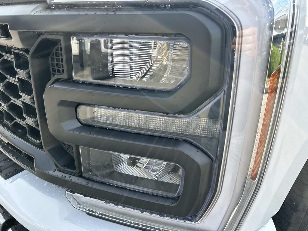 New 2026 Oxford White Ford XL image 10