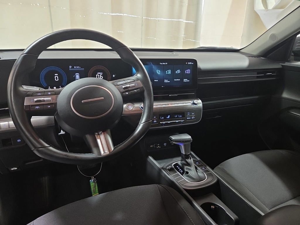 Used 2025 Gray Hyundai SEL image 10