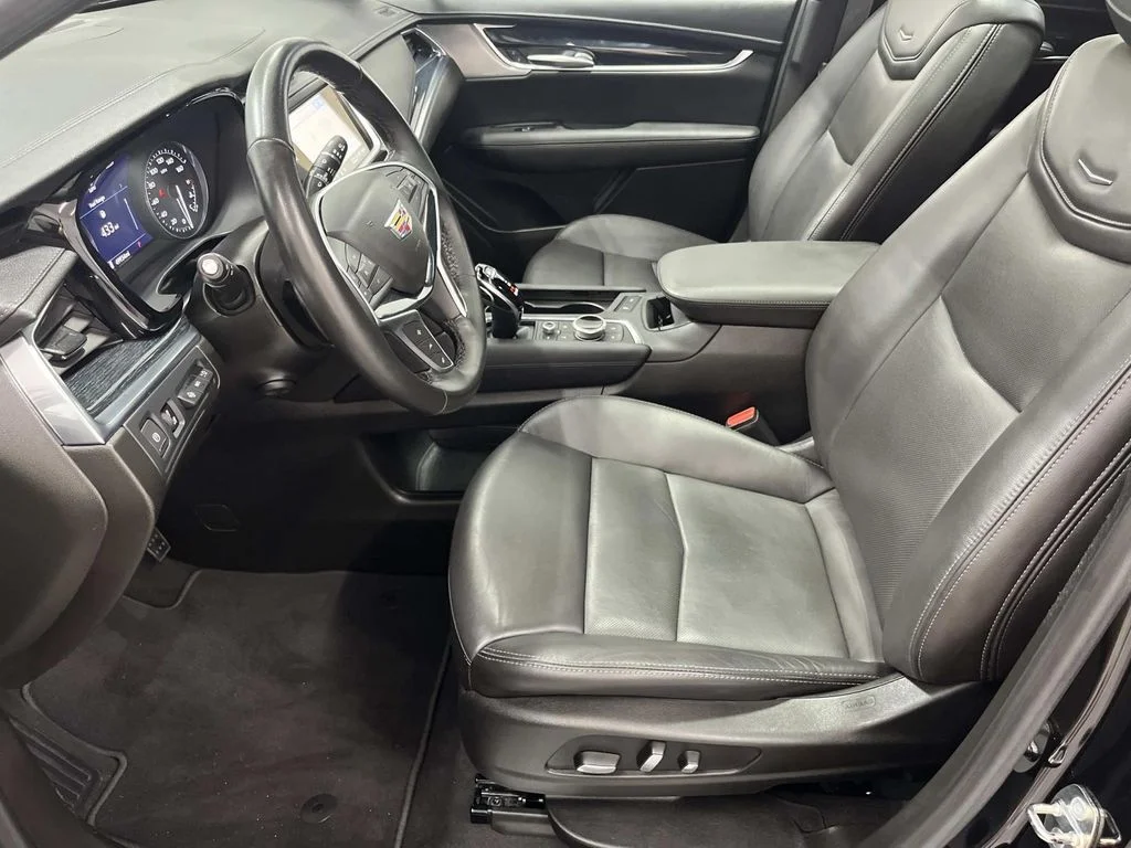 Used 2024 Stellar Black Metallic Cadillac Premium Luxury image 12