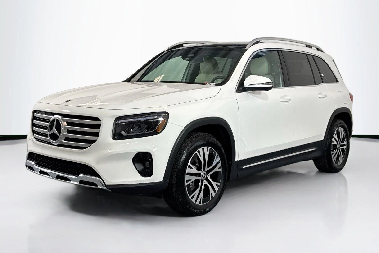 Used 2026 Polar White Mercedes-Benz GLB 250 image 1