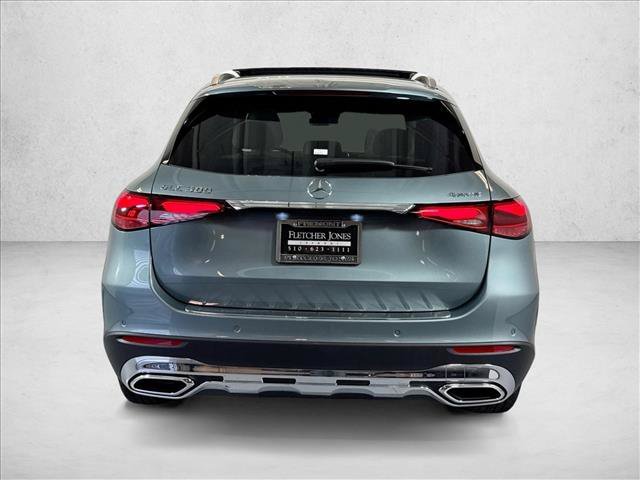 New 2026 Verde Silver Metallic Mercedes-Benz GLC 300 image 36