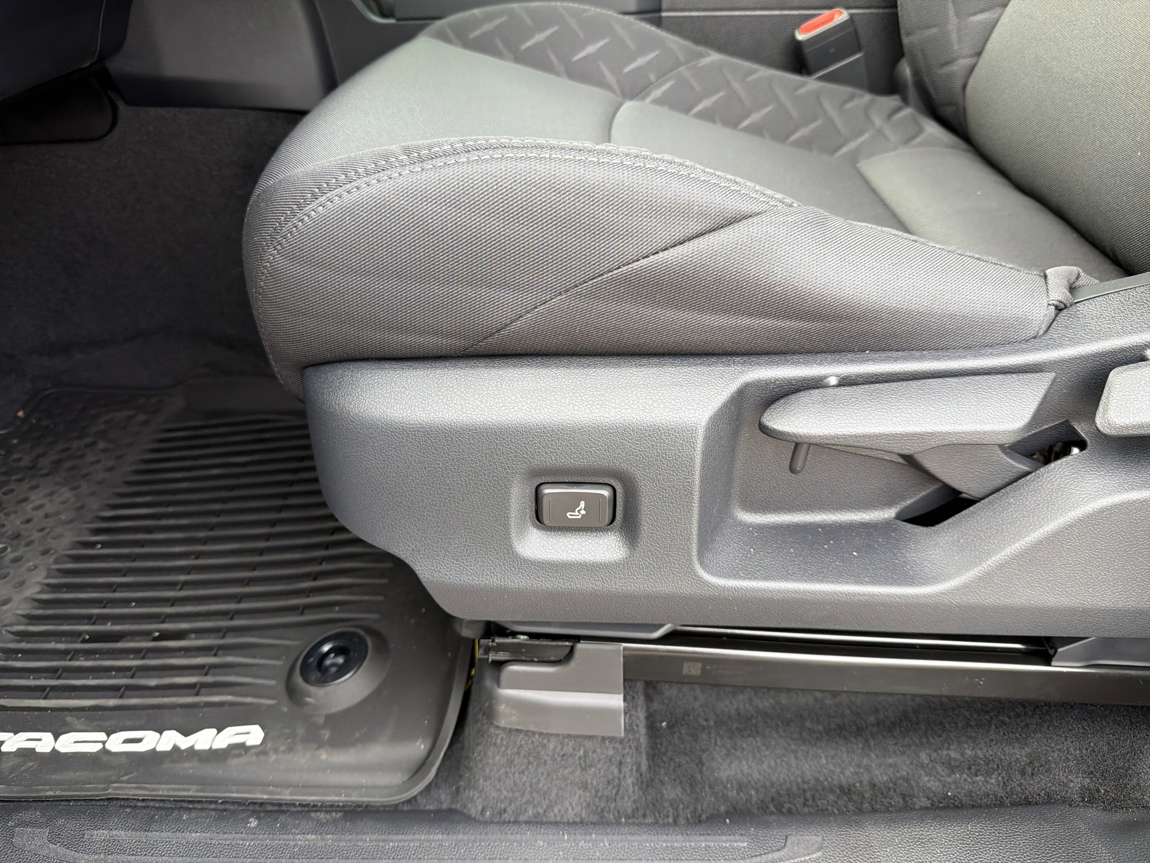 2026 Toyota Tacoma SR5 - Photo 20