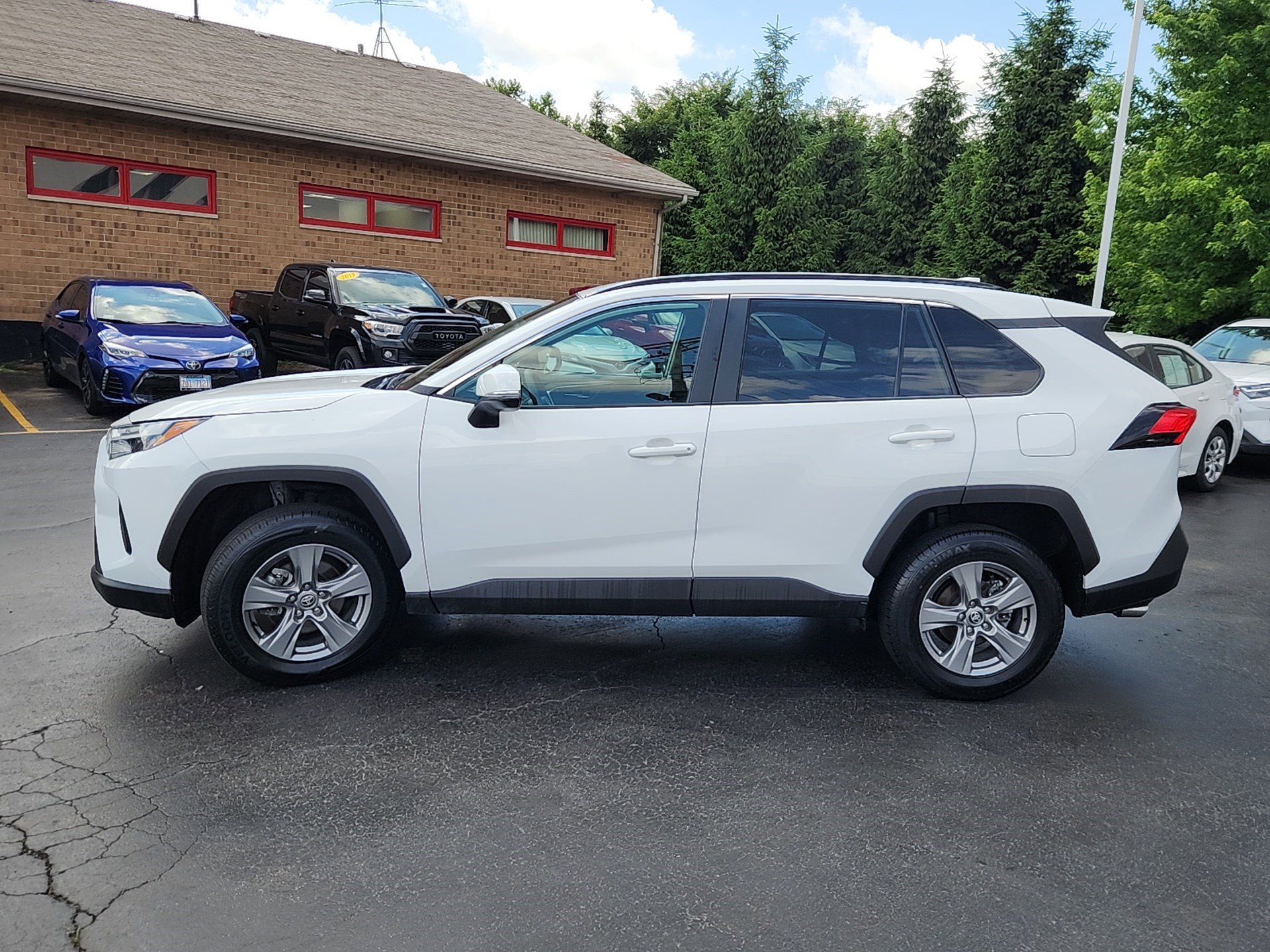 Certified Used 2024 Ice Cap Toyota XLE image 4