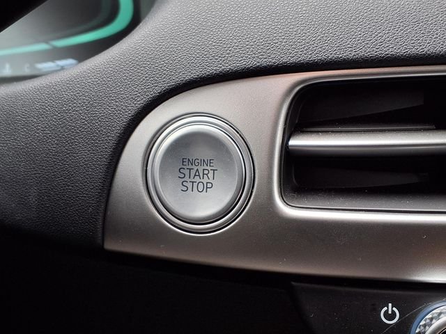 Used 2025 Silver Hyundai SEL image 16