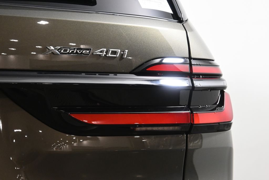 New 2027 Green Metallic BMW xDrive40i image 13
