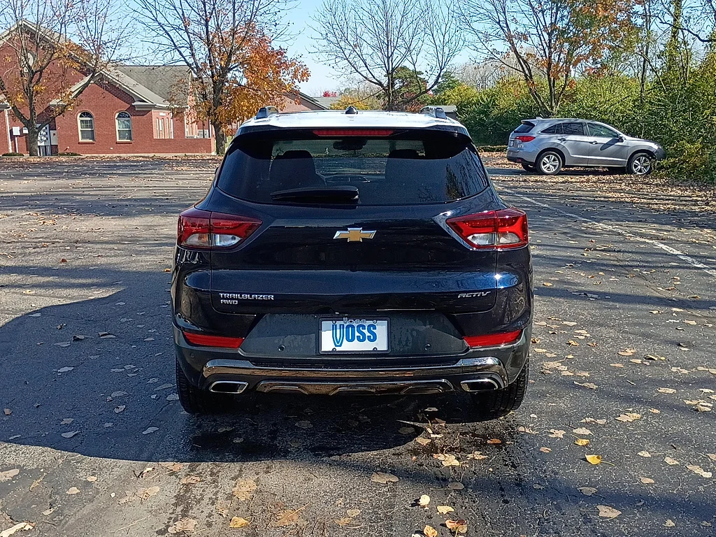 Used 2021 Midnight Blue Metallic Chevrolet ACTIV image 4