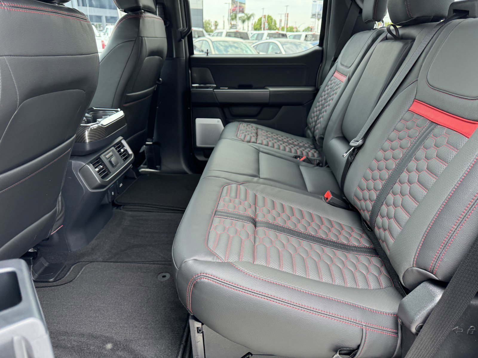 2025 Ford F-150 Lariat - Photo 15