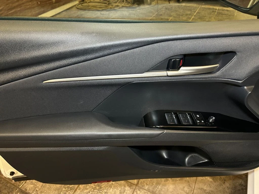 Used 2025 Ice Toyota LE image 20