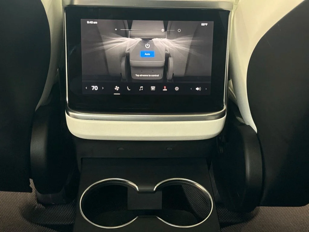 Used 2022 Solid Black Tesla Base image 16