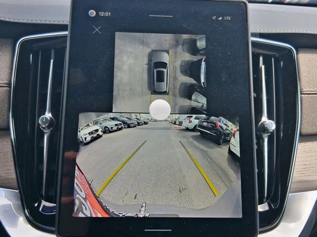 New 2026 Aurora Silver Volvo Plus image 8
