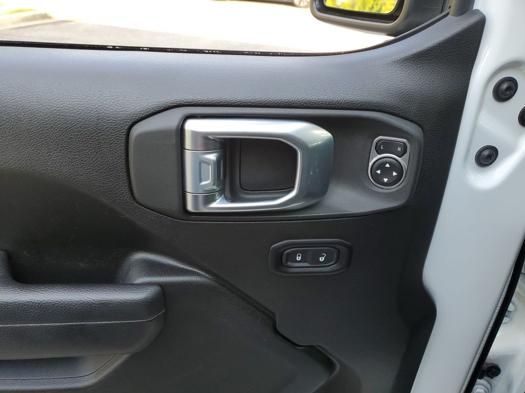 Used 2025 White Jeep Sport S image 10