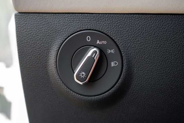 2025 Volkswagen Taos SE - Photo 18