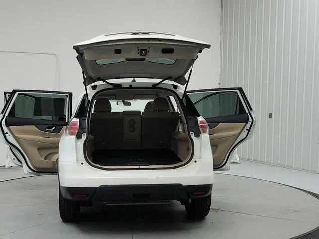 Used 2016 White Nissan SV image 14