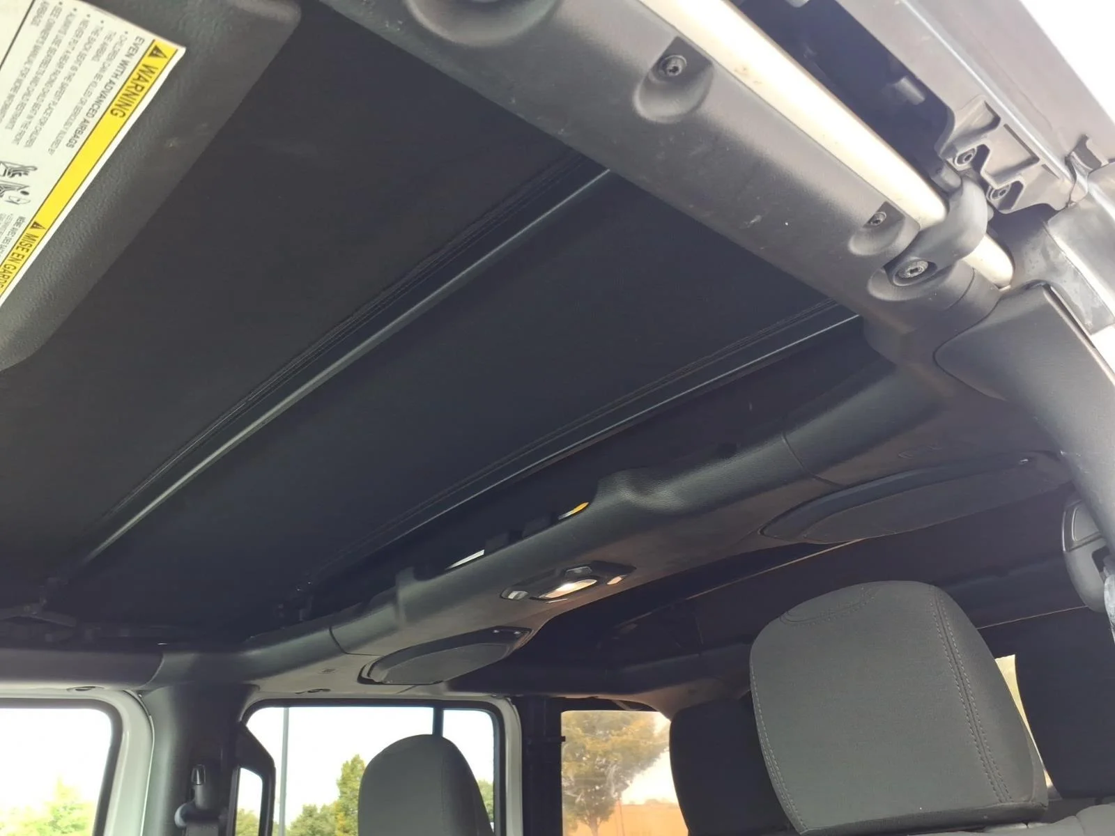 Used 2018 Bright White Clearcoat Jeep Sport S image 6